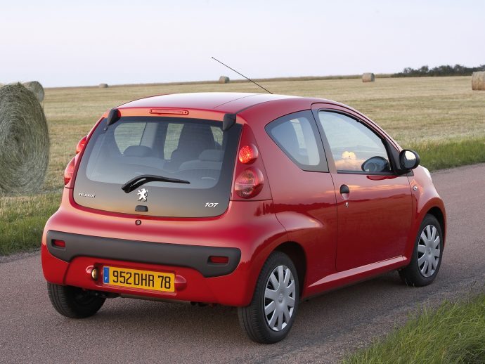 peugeot_107_3-door_rouge_scarlet_5