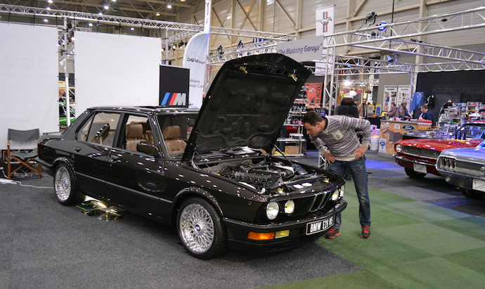 BMWE28M5