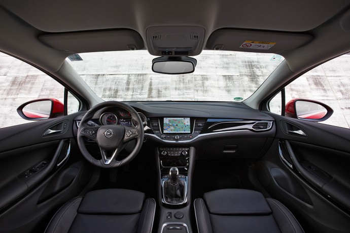 Met 5 Euro NCAP-sterren zit je in de Astra niet alleen comfortabel maar ook erg veilig.