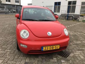 Volkswagen_New_Beetle_1