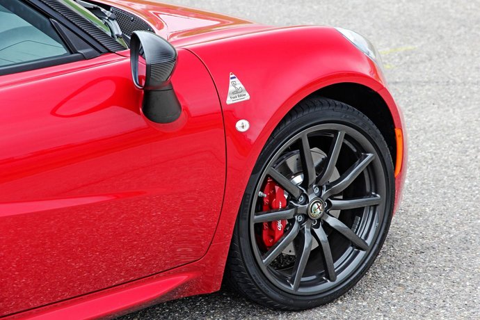 alfa-romeo-spider-4c-cpz-track-edition-3