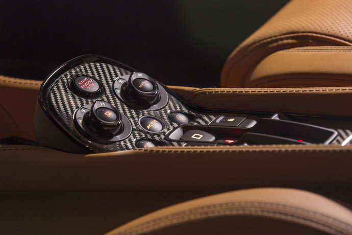 mclaren-570-gt-interior