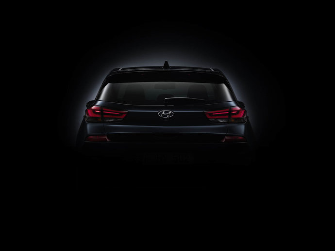 new_generation_hyundai_i30_teaser_rear