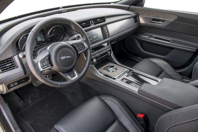 jaguar-xf-20d-corporate-interior