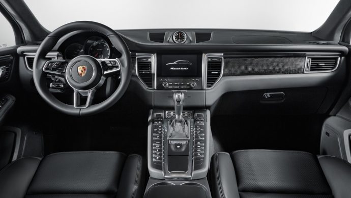 porsche-macan-turbo-performance-silver-dashboard