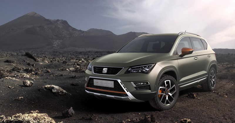 seat-ateca-xperience-green-front-side