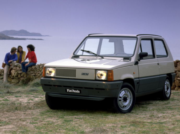 Is het een wasmachine? Is het een stofzuiger? Nee. Het is een Fiat Panda generatie één.