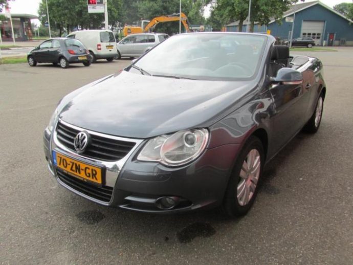 volkswagen-eos-fsi-cabrio-grijs-voorkant