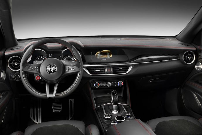 wk-46-alfa-stelvio-interieur