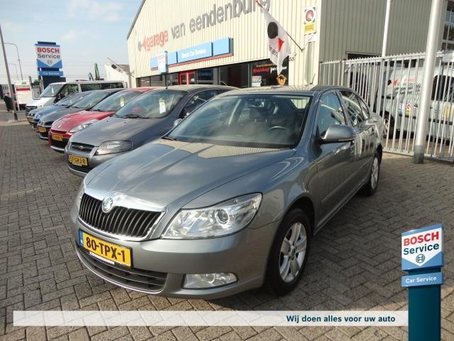 skoda-octavia-grijs-ijkant-voorkant-tdi