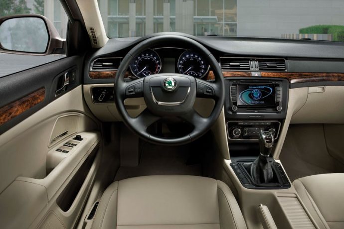 wk-51-skoda-superb-combi-int