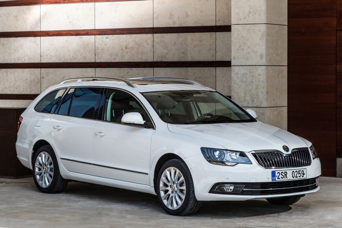 wk-51-skoda-superb-combi-voor