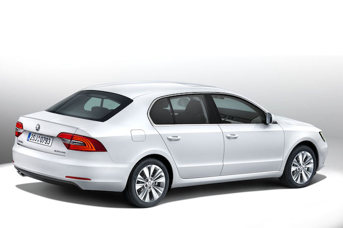 wk-51-skoda-superb-combi-voor-jpg-sedan